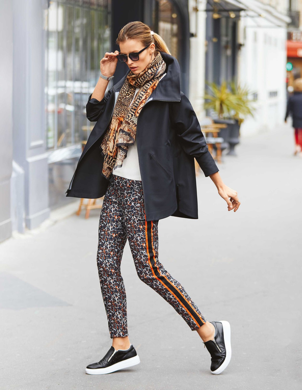 Hose Mit Leopardenmuster Schwarz Grau Orange Grau Schwarz Madeleine Mode